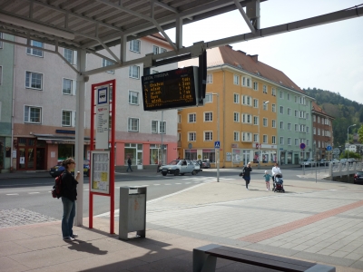 Inteligentní zastávka na Tyršově ulici se osvědčila, dopravní podnik nainstaluje další