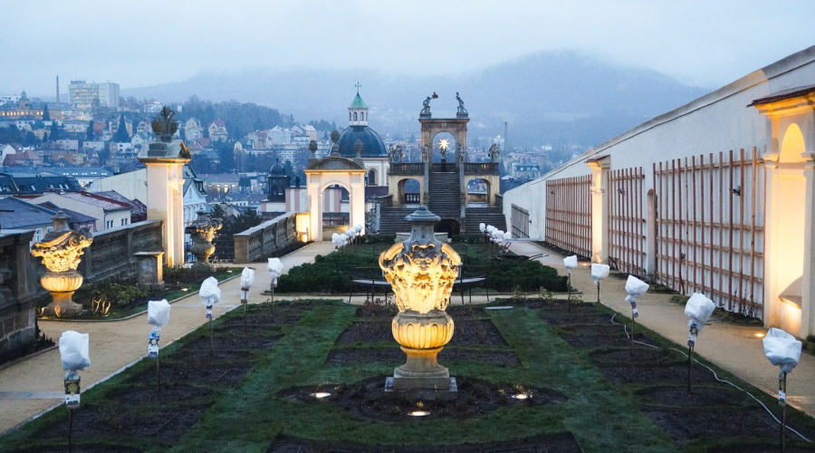 AKTUALIZOVÁNO: Růžová zahrada je po rekonstrukci, na den se otevře veřejnosti