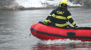 Boletičtí dobrovolní hasiči dostali člun