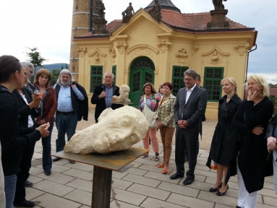 Úspěšná výstava Léto se sochami v zahradách zámku končí