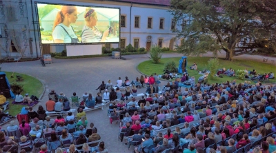 Letní kino: Za filmovými zážitky na zámecké nádvoří