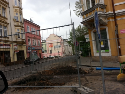 Rekonstrukce vodovodu a kanalizace se posunula do Thomayerovy ulice