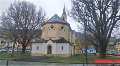 Údržba zeleně na Husově náměstí začne v úterý 20. dubna