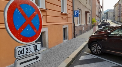 V části Podmokel proběhne výměna kabelů vysokého napětí, omezí to parkování