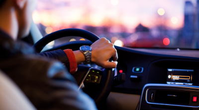 Výuka v autoškolách může pokračovat, zkoušky jsou ale zakázané