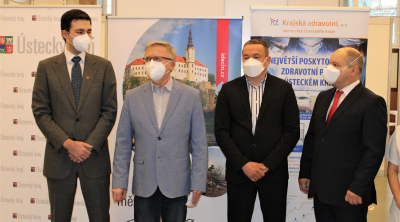 FOTO: Očkovací centrum se přesunulo z nemocnice do budovy ČVUT