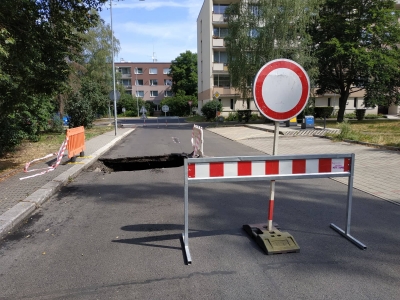 Na Starém Městě se propadla vozovka v Růžové ulici